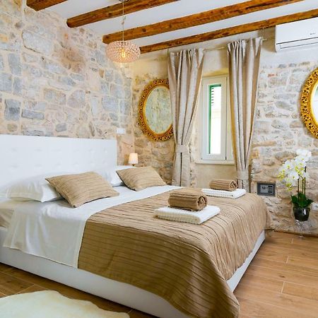 Готель Lux Aurelius In Split Centre Old Town Екстер'єр фото